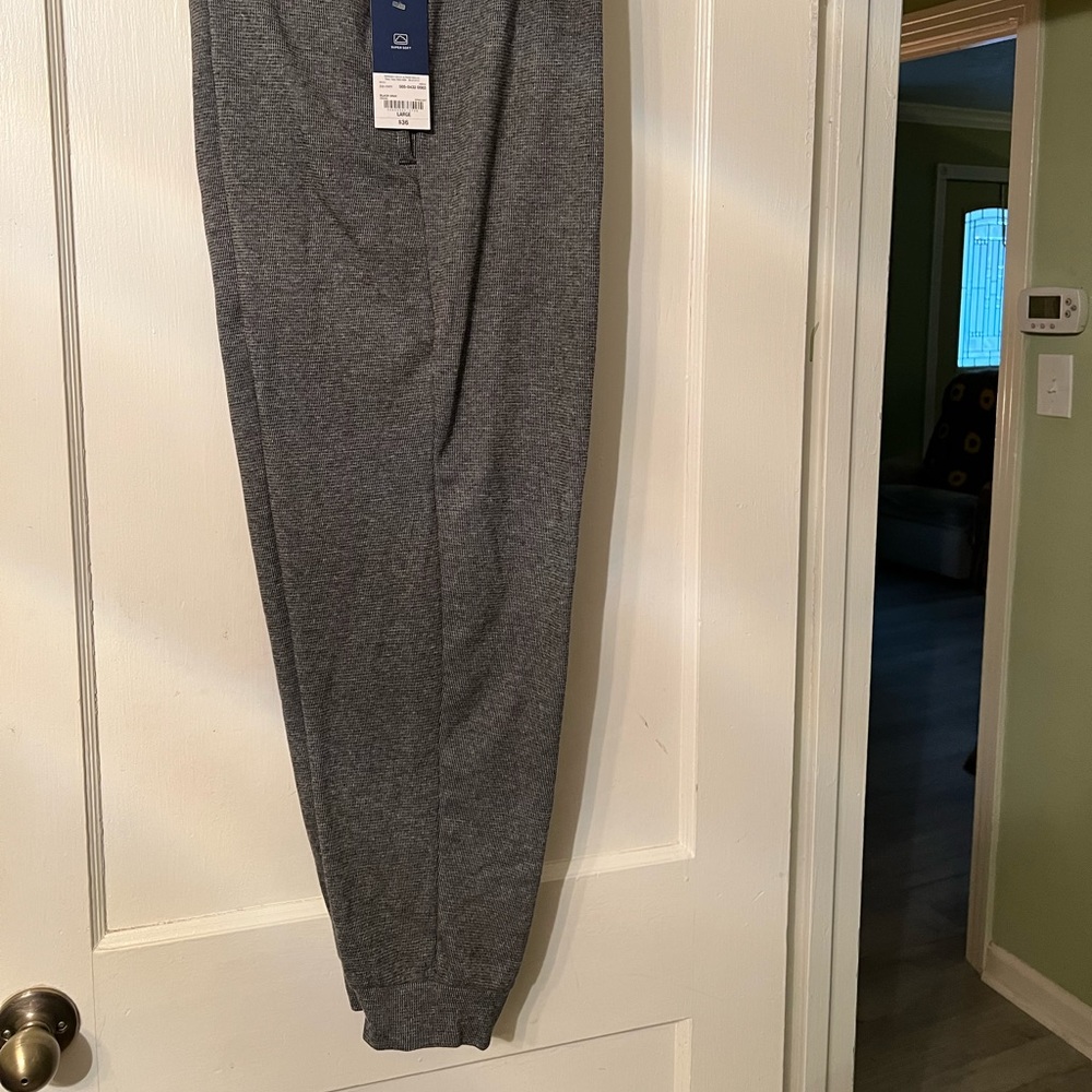 Mens. Lightweight jogging pants.